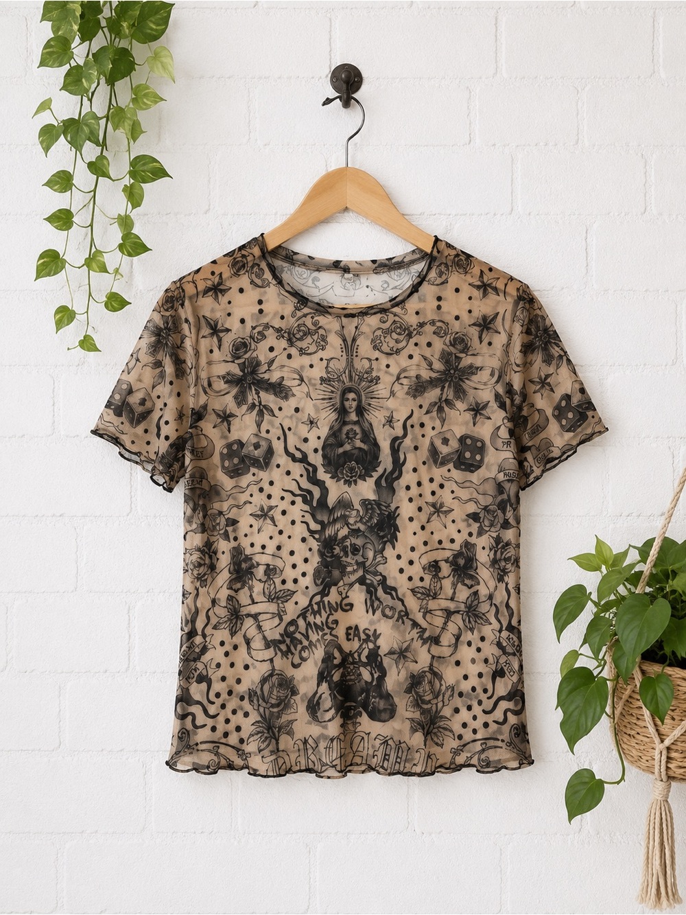 Short Sleeve Graphic Tee in Taupe